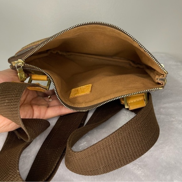 Authentic Louis Vuitton Pochette Bosphore - Picture 3 of 9